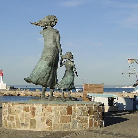 Refait A Neuf Avec Terrasse, Piscine, Parking Et Lave-linge - - Fr-1-307-249 Apartmán Le Grau-du-Roi